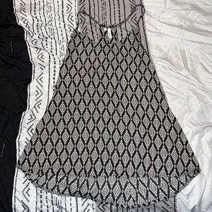 Studio Y, size S, black and silver patterned tank top.